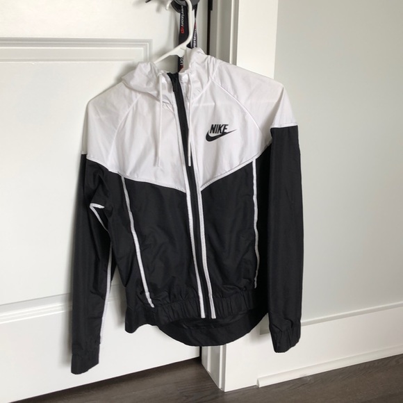 Nike Jackets \u0026 Coats | Womens Nike Windbreaker | Color: Black/White | Size: Xs | Alexnoblee's Closet